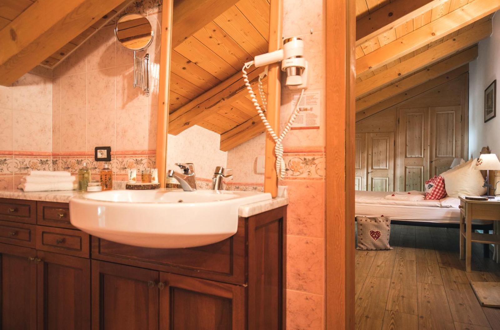 Chalet Alpenrose Bio Wellness Naturhotel โกโกโล ภายนอก รูปภาพ